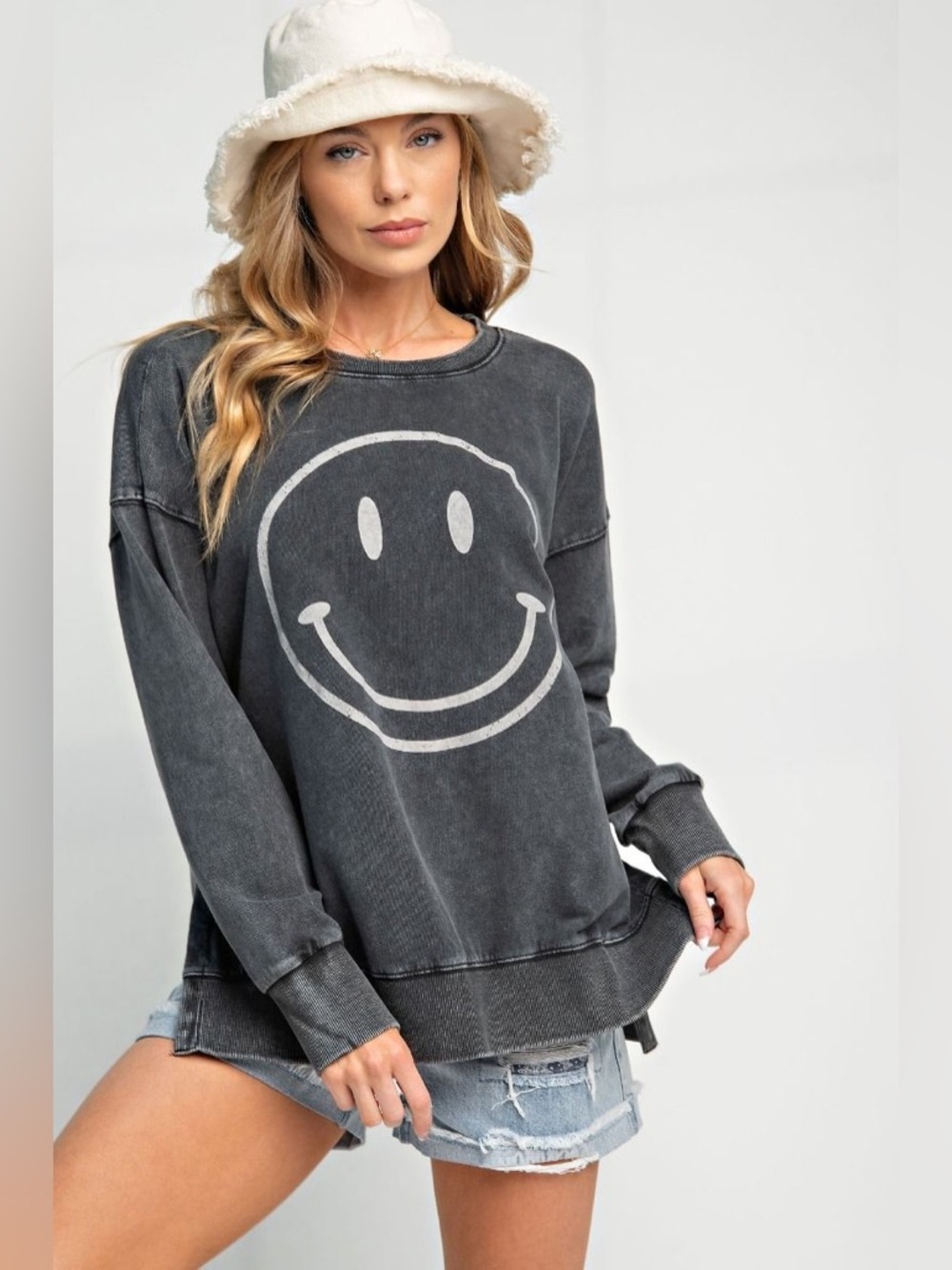 Easel Don't Forget to Smile Mineral Wash Top in Black size small